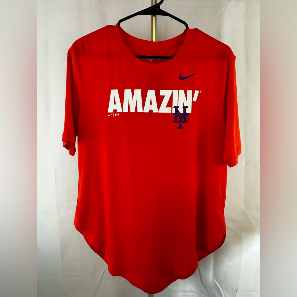 Nike. MLB New York Mets women’s shirt. Great look and graphics. New With Tags.